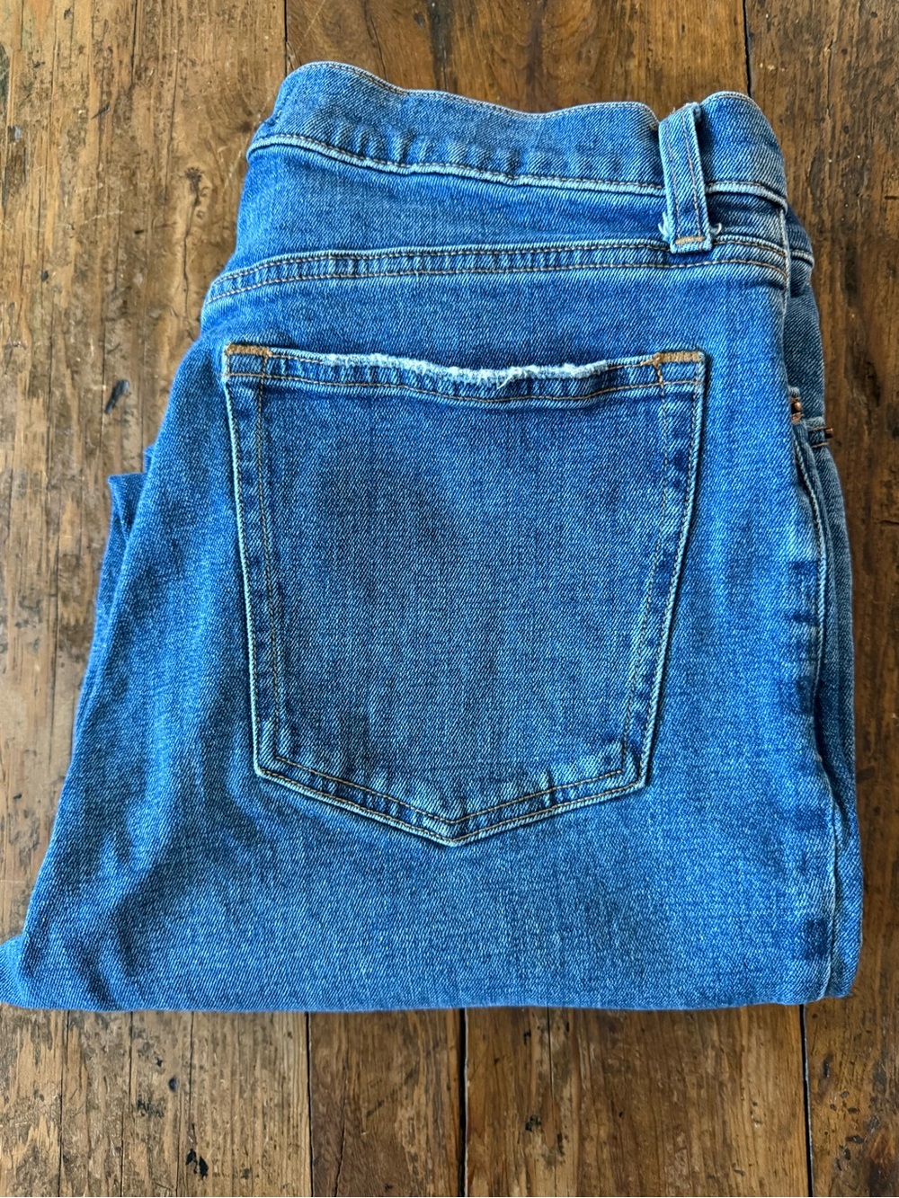 Abercrombie & Fitch Med Wash The Mom HR Ankle 26"Inseam Size 30/10